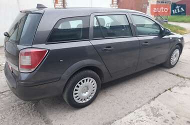 Универсал Opel Astra 2010 в 