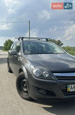 Универсал Opel Astra 2011 в 