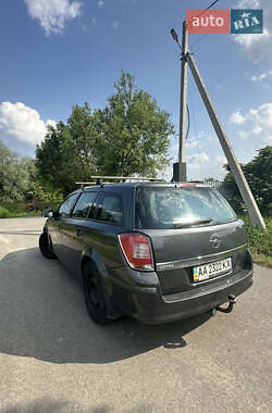 Универсал Opel Astra 2011 в 