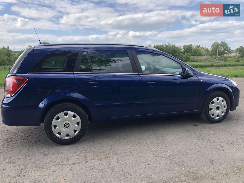 Універсал Opel Astra 2005 в Ямполі