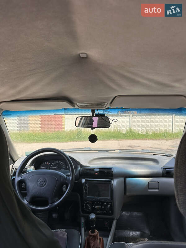Универсал Opel Astra 1994 в Коропе