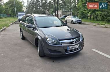 Универсал Opel Astra 2010 в 