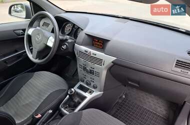 Универсал Opel Astra 2010 в 