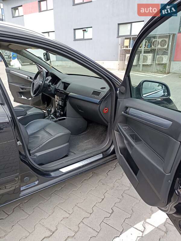 Универсал Opel Astra 2009 в Самборе