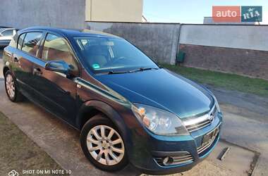 Хэтчбек Opel Astra 2006 в 