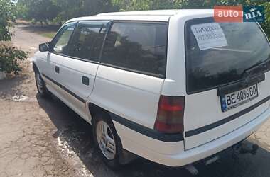 Универсал Opel Astra 1992 в 