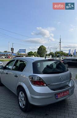 Хэтчбек Opel Astra 2009 в 