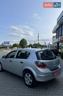 Хэтчбек Opel Astra 2009 в 