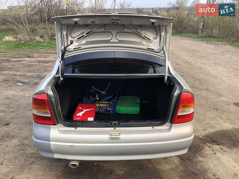 Opel Astra 2008