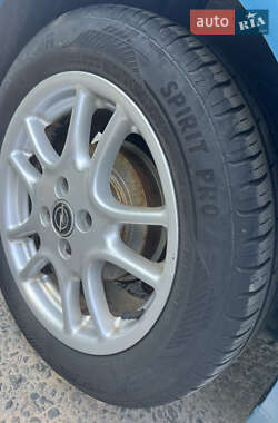 Хэтчбек Opel Astra 2005 в 