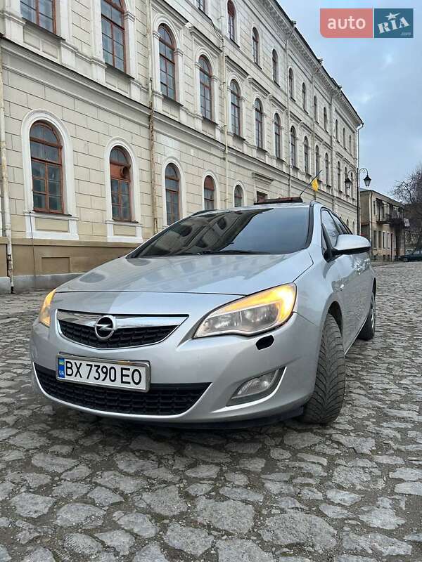 Opel Astra 2012