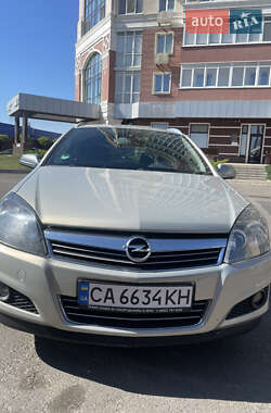 Универсал Opel Astra 2010 в 