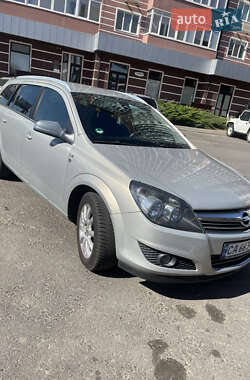 Универсал Opel Astra 2010 в 