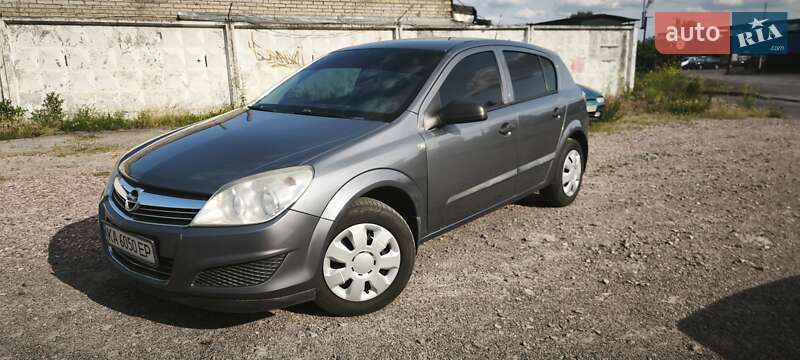 Хэтчбек Opel Astra 2007 в Киеве