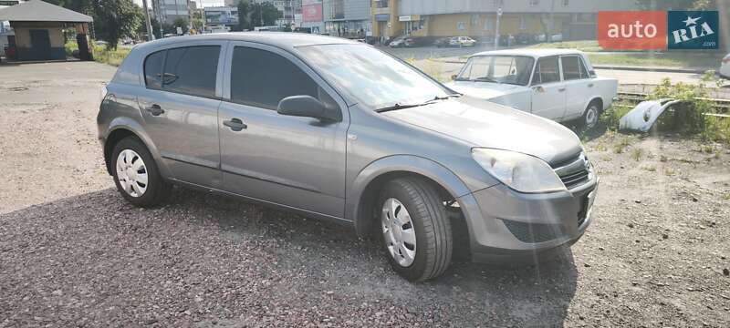 Хэтчбек Opel Astra 2007 в Киеве