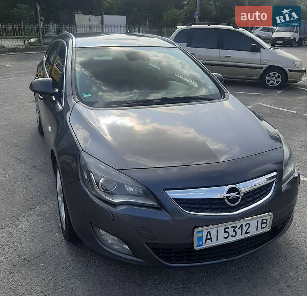 Универсал Opel Astra 2011 в 