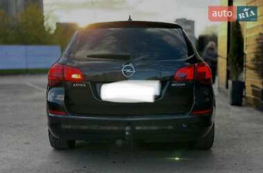 Универсал Opel Astra 2011 в 