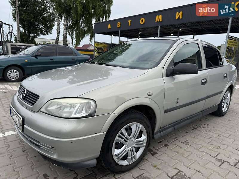 Седан Opel Astra 2007 в Липовце