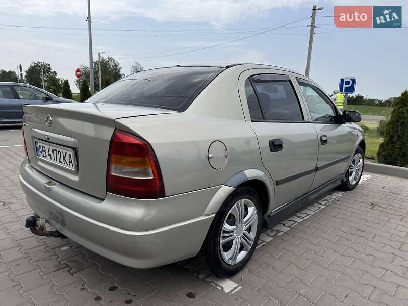 Седан Opel Astra 2007 в Липовце