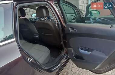 Универсал Opel Astra 2012 в 