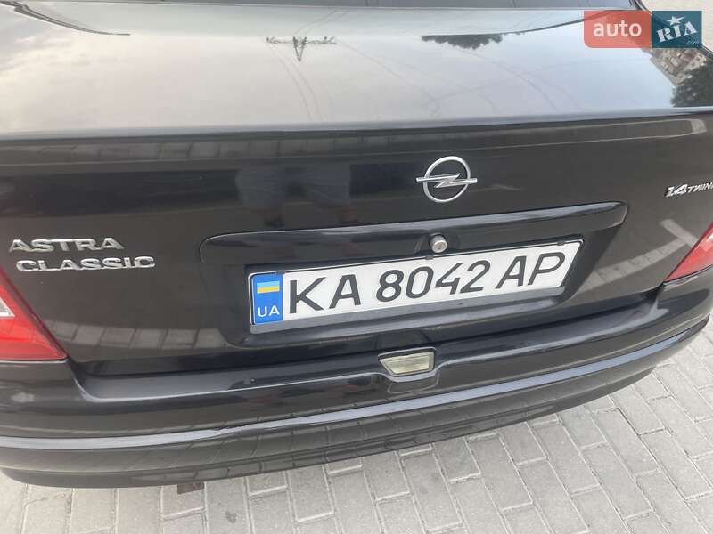 Седан Opel Astra 2008 в Великому Березному