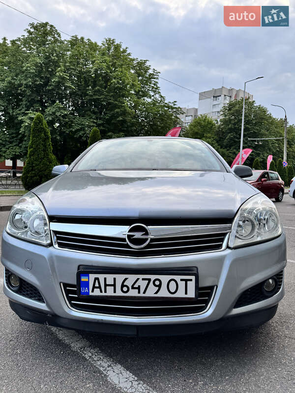 Хэтчбек Opel Astra 2007 в Черкассах