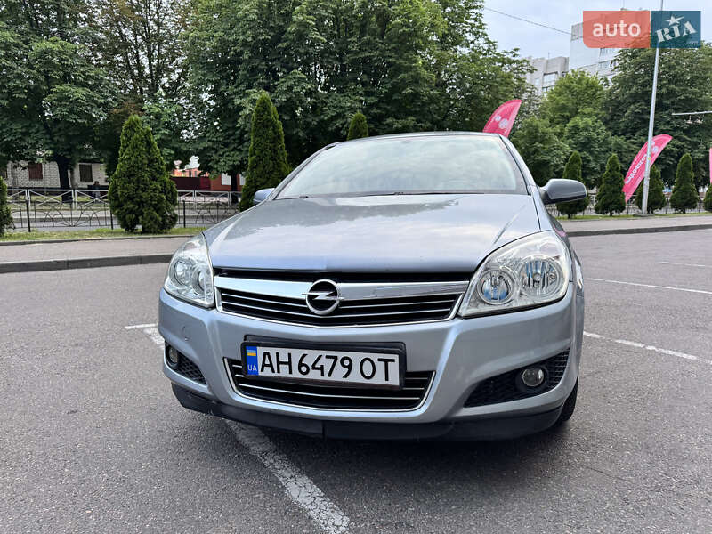 Хэтчбек Opel Astra 2007 в Черкассах