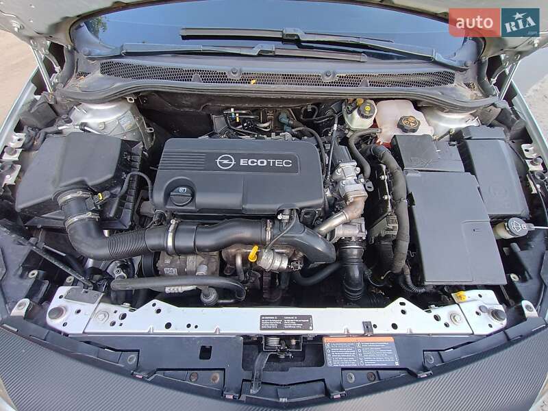 Універсал Opel Astra 2011 в Бурштині