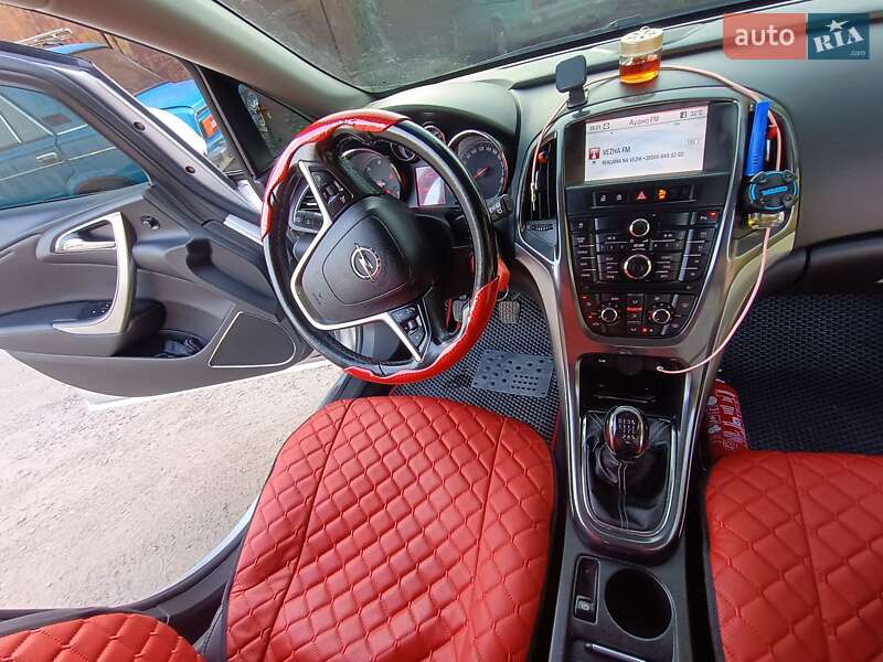Універсал Opel Astra 2011 в Бурштині