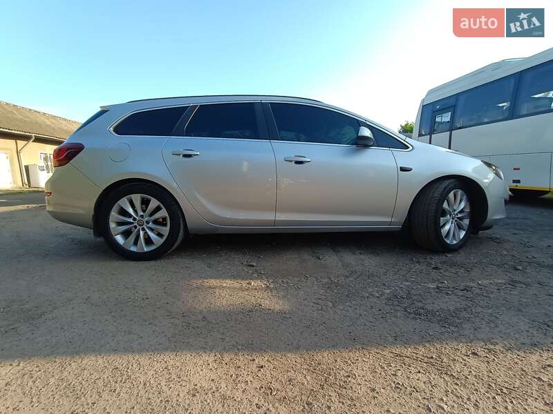 Універсал Opel Astra 2011 в Бурштині