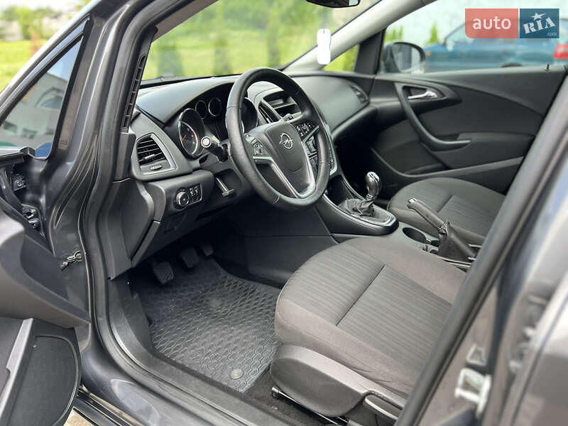 Хэтчбек Opel Astra 2011 в Малине