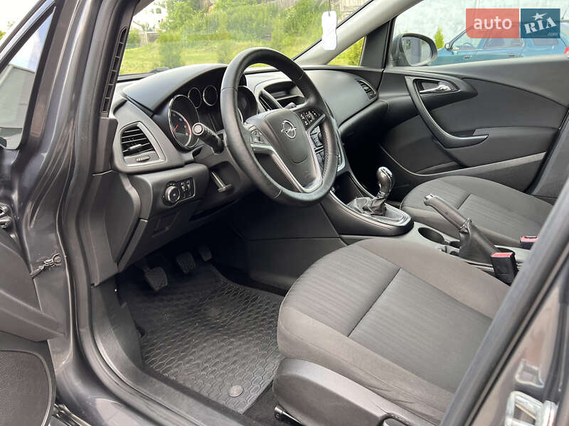 Хэтчбек Opel Astra 2011 в Малине