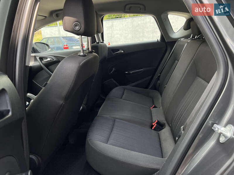 Хэтчбек Opel Astra 2011 в Малине