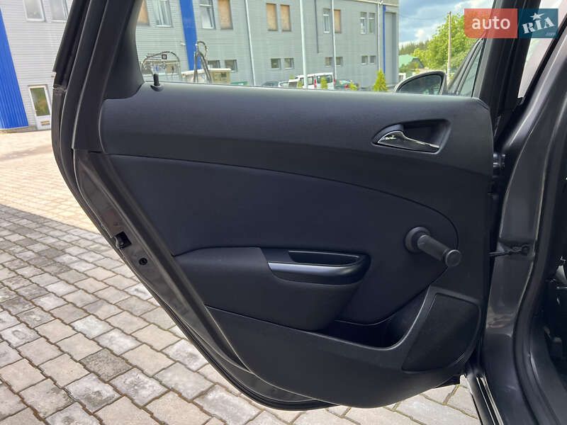 Хэтчбек Opel Astra 2011 в Малине