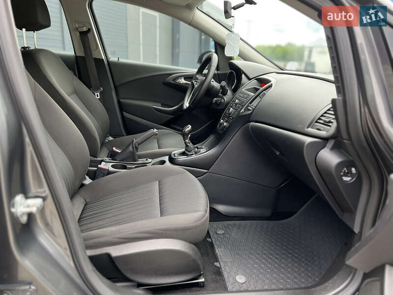 Хэтчбек Opel Astra 2011 в Малине