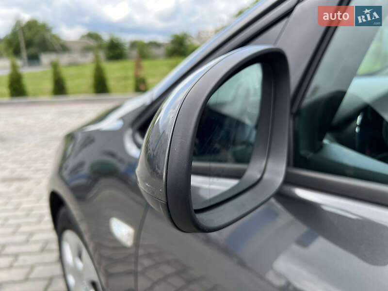 Хэтчбек Opel Astra 2011 в Малине