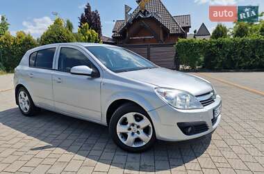 Хетчбек Opel Astra 2014 в 