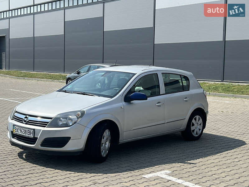 Хэтчбек Opel Astra 2006 в Ивано-Франковске