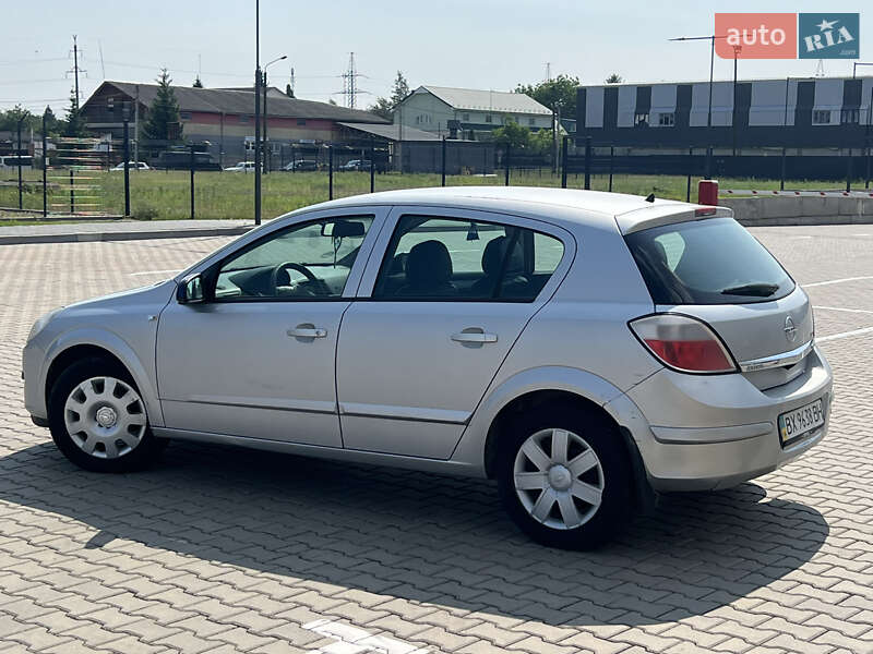 Хэтчбек Opel Astra 2006 в Ивано-Франковске