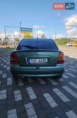Седан Opel Astra 2000 в 