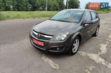 Хэтчбек Opel Astra 2008 в Черкассах