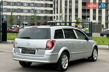 Универсал Opel Astra 2009 в 