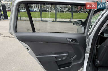 Универсал Opel Astra 2009 в 