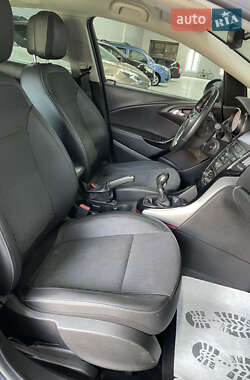 Универсал Opel Astra 2015 в 