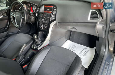 Универсал Opel Astra 2015 в 