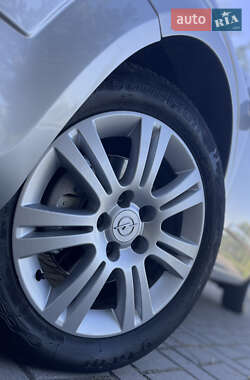Универсал Opel Astra 2006 в 