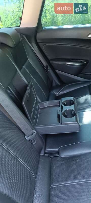 Універсал Opel Astra 2011 в Івано-Франківську