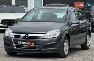 Хэтчбек Opel Astra 2009 в 