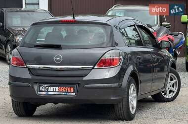 Хэтчбек Opel Astra 2009 в 