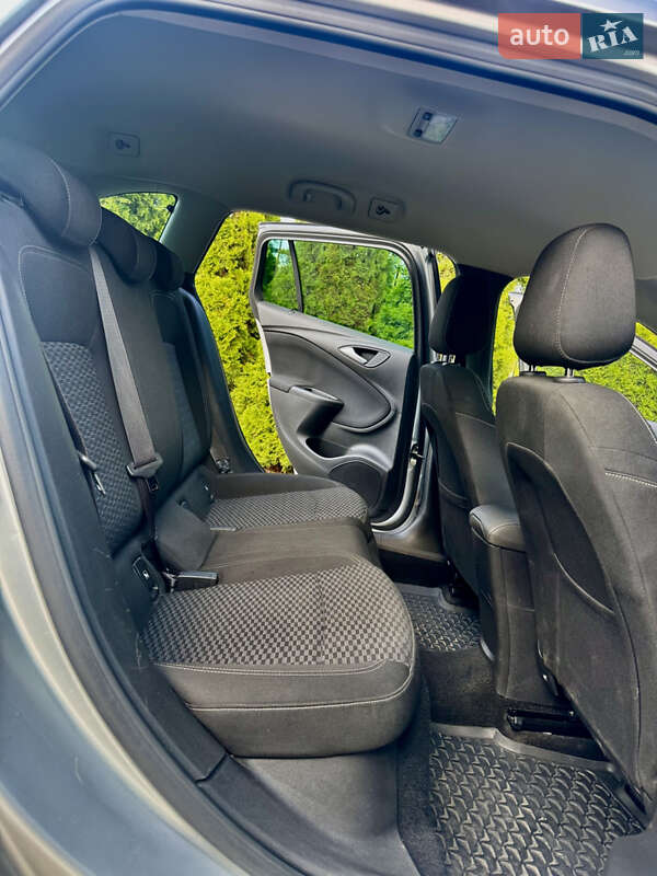 Универсал Opel Astra 2018 в Трускавце